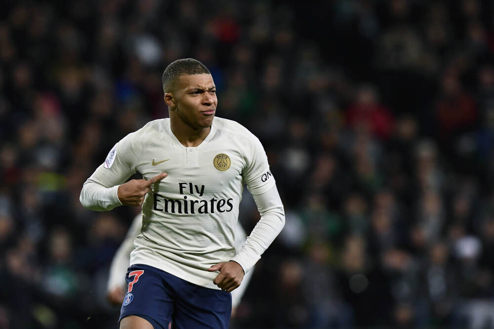 还得靠角球！枪手引起门前乱战，拉克鲁瓦挑射自家球门打入乌龙球